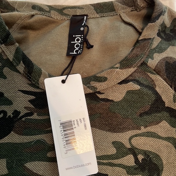 NWT Revolve Bobi Textured Camo Sweatshirt Dress in Army, Size Small - Picture 3 of 5